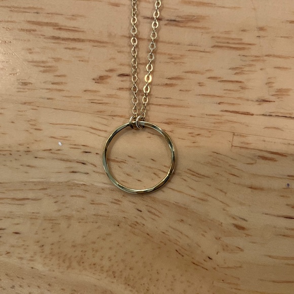 Handmade 14k Gold-Filled Hammered Circle Necklace 16'' - Picture 4 of 4